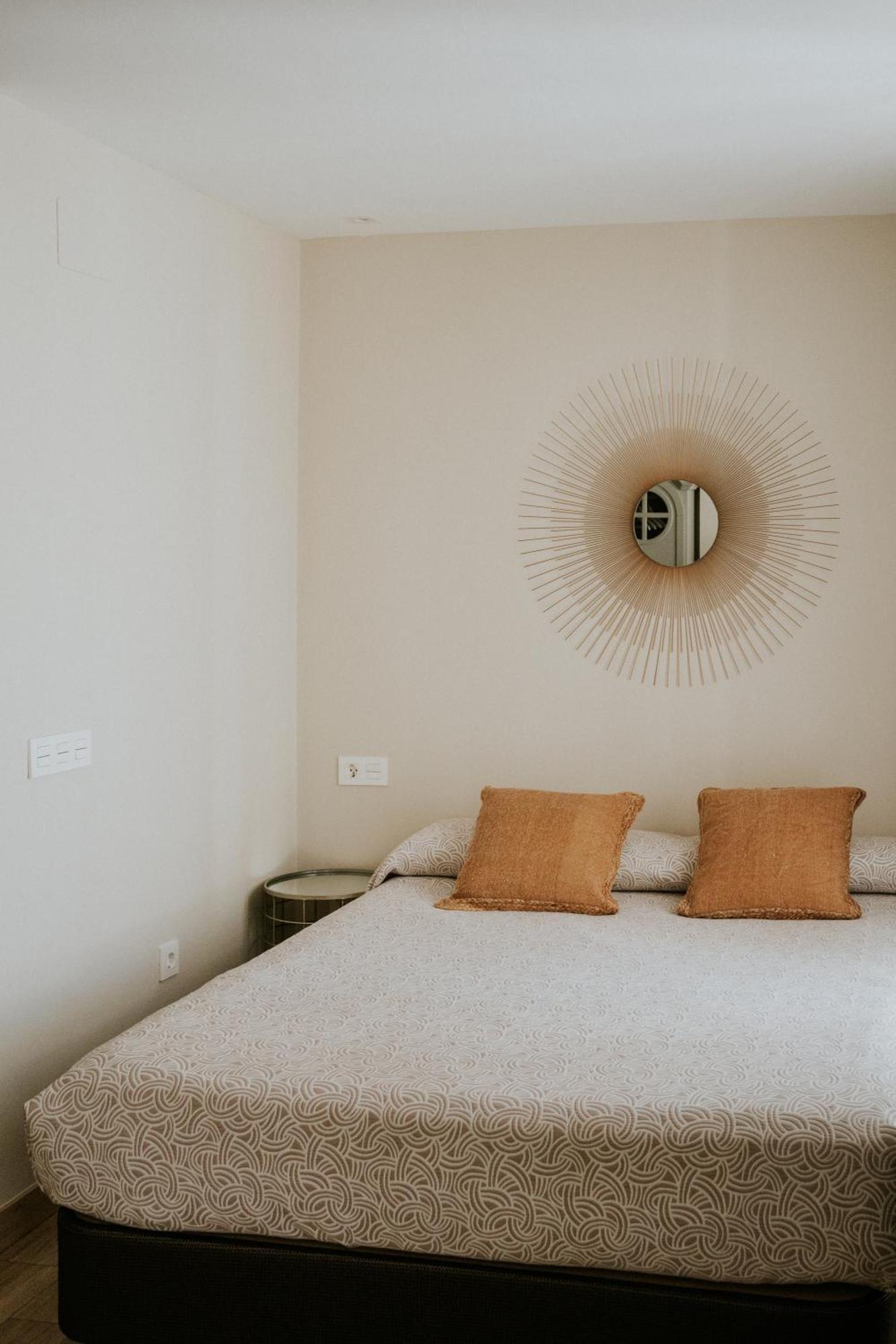 Apartamentos Levante - Mares Torre Del Mar Buitenkant foto